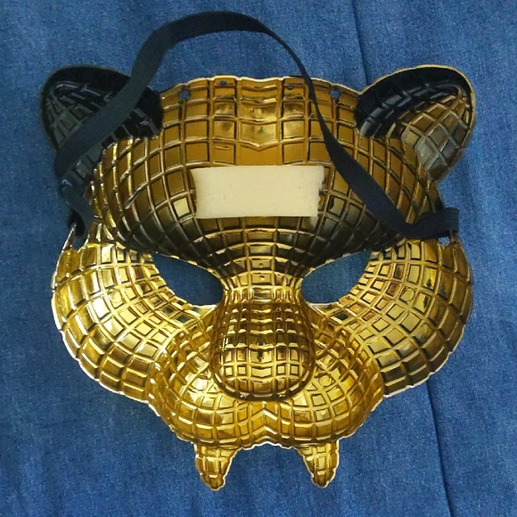 Gold Cat Mask - Picture 2 of 2